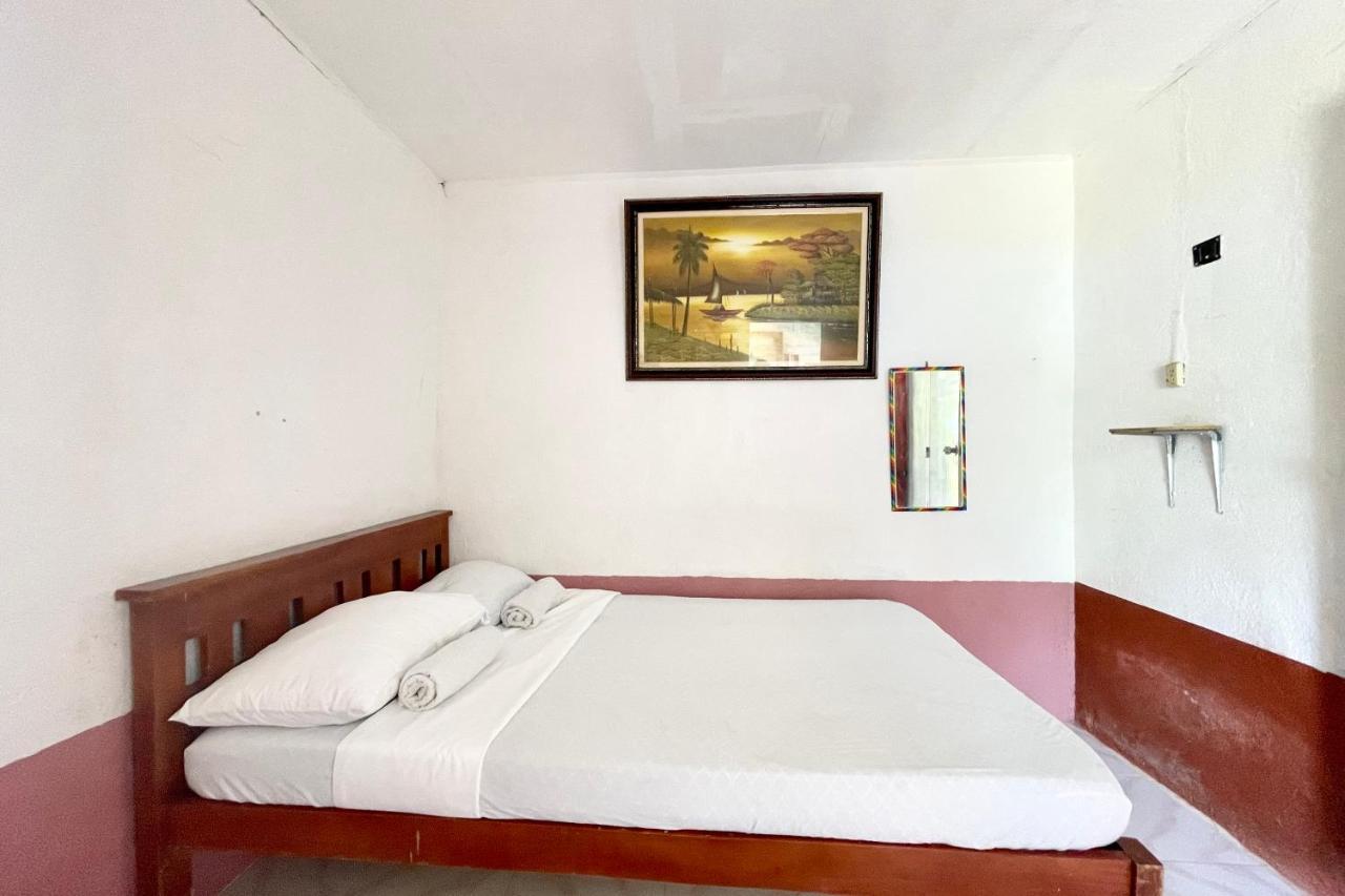 Oyo 899 Merie Diz Sunrise Beach Resort Oslob Bagian luar foto
